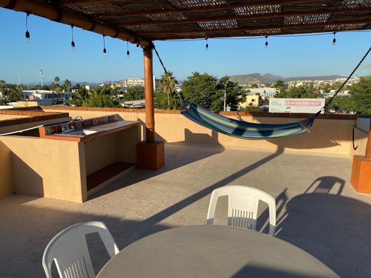 Hermoso Edificio Ubicado A Pocas Cuadras Del Malecon De Bcs La Paz